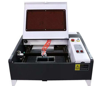 50w laserová gravirka, 400x400mm plocha.