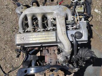 Motor Mercedes 3,5TD .OM603.971