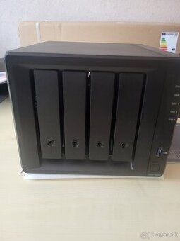 Synology DiskStation DS418play + 4x4TB HDD