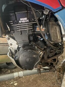 Kawasaki klr 570