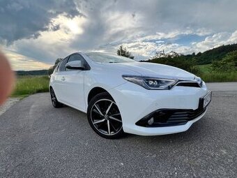 PREDAM TOYOTU AURIS 1,6 97kw 2017 - 1