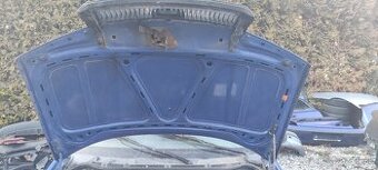 Predám prednú kapotu na škoda Fabia jedna rok 2003 kód 4590