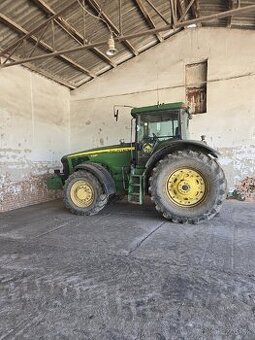 John Deere 8320