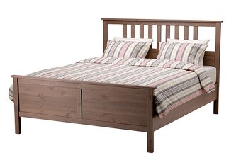 Predám posteľ a nočné stolíky zo série HEMNES (Ikea)