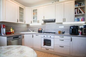 Kompletne prerobený veľký 3-izbový byt na sídlisku JUH - 1