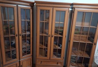 DARUJEM NÁBYTOK a šijací stroj