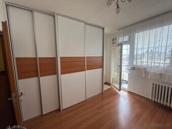 Izba na prenájom v 3 izbovom byte v centre mesta