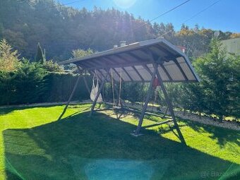 Pristresok, hojdacka, zahrada