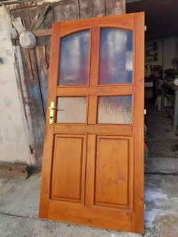 Vchodové dvere drevené