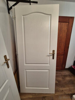 Zánovné interiériové dvere plné 4 ks biele Claudius ľavé