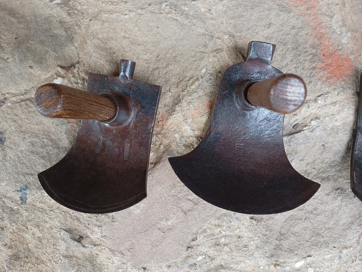 sekera dlabačka sekeru ,sekery ,, topor, teslica 745 - 2