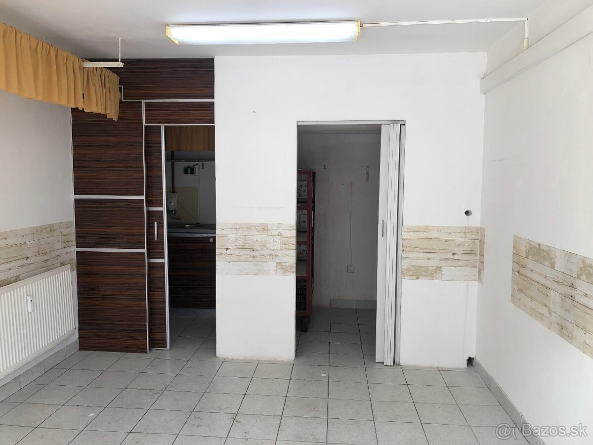 Prenájom nebytového priestoru v centre Senice - nie som RK - 2