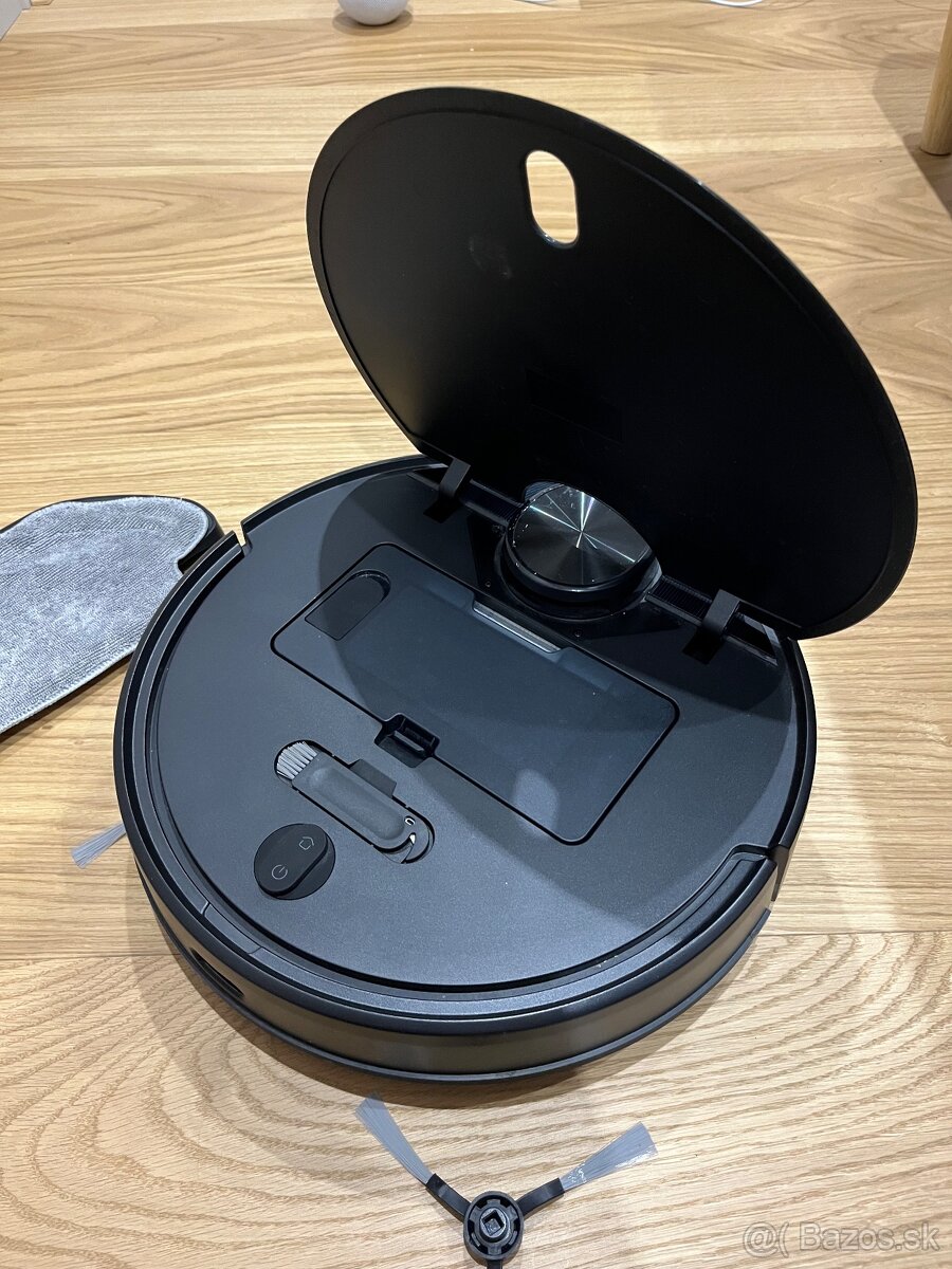 Roboticky vysavac ETA - 2