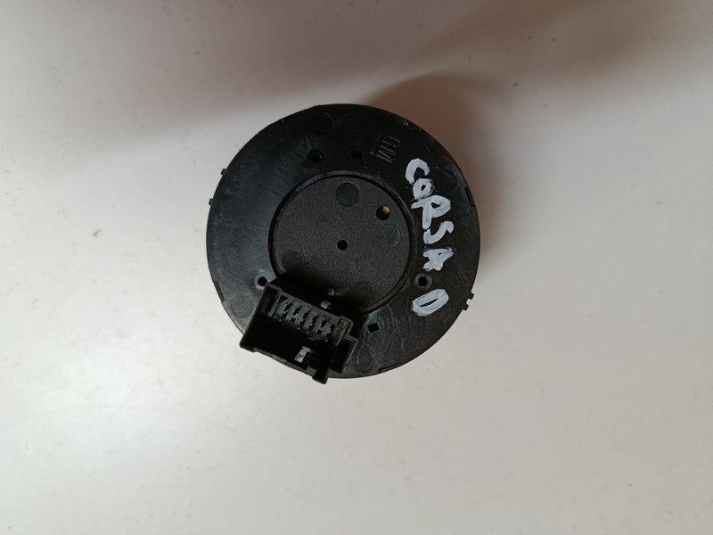 vypinac svetiel opel corsa d 13249401 20€ - 2