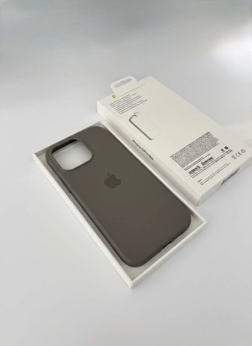 Apple iPhone 15 Pro Max - MagSafe Silicone Case - 2