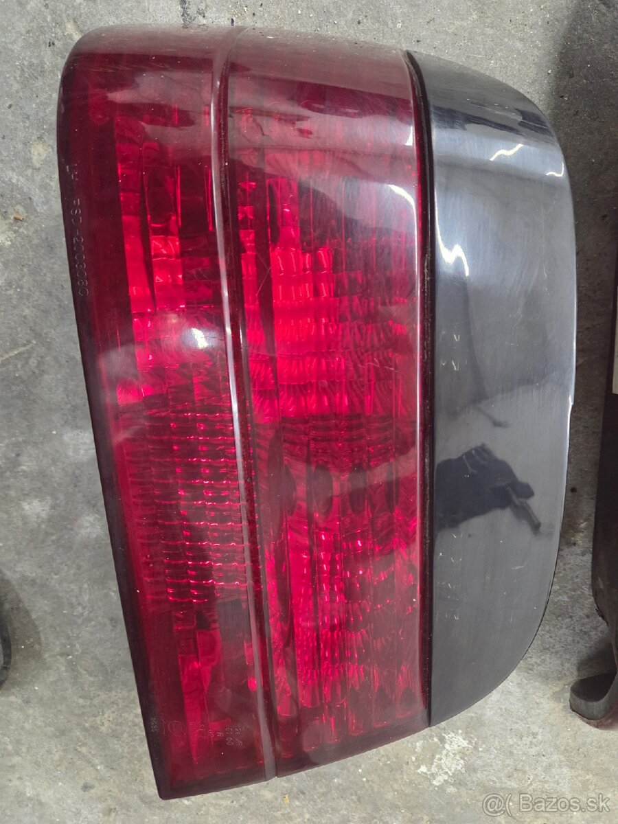 Predám zadné svetlá BMW E38 - 2