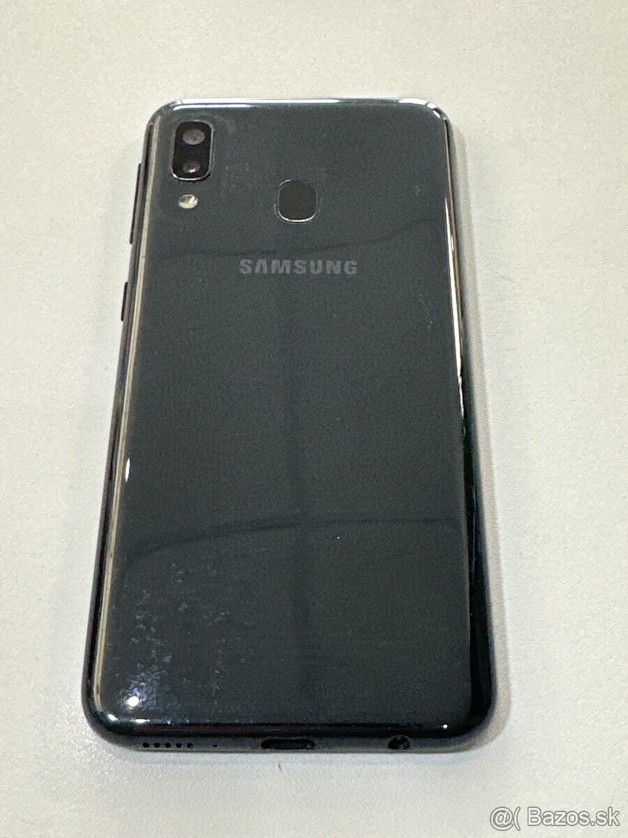 Samsung Galaxy A20e čierny - 2