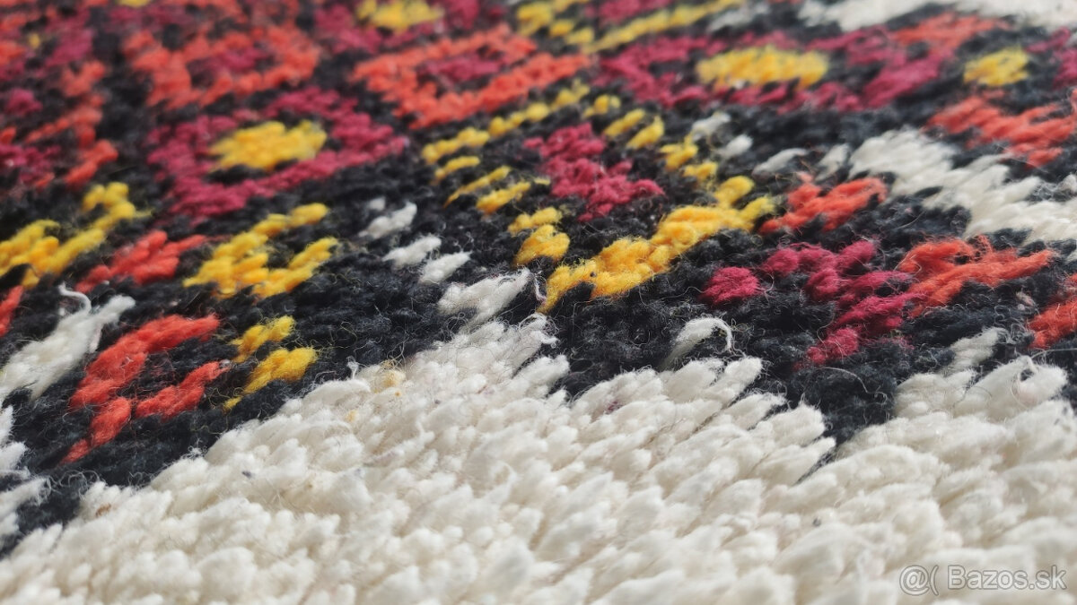 Kobercek 60 x 90 cm Ručne viazaný. - 2