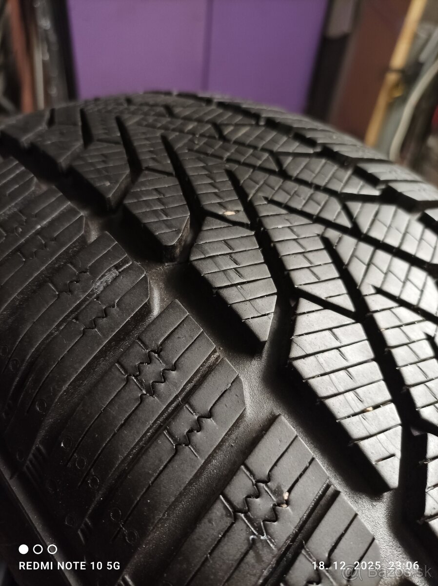 Predám zimné pneumatiky 205/55 R16 - 2