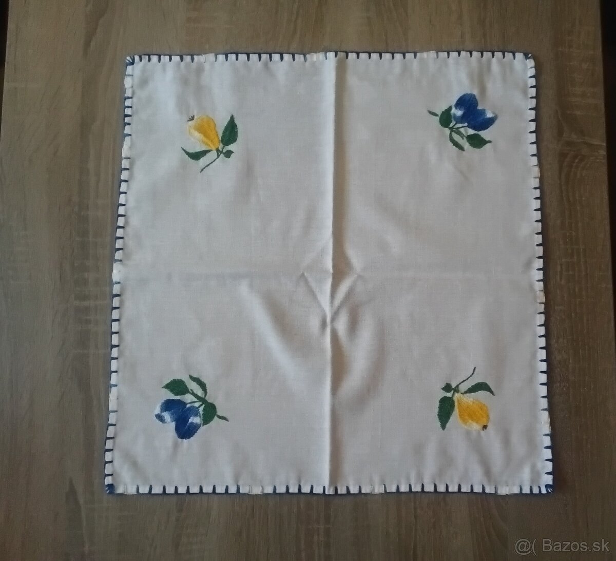 Vyšívané dečky - ručná práca. - 2