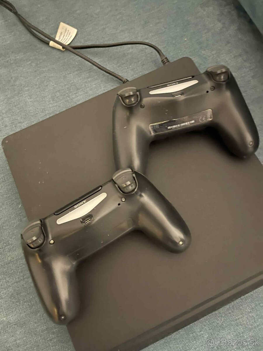 Playstation 4 - 2