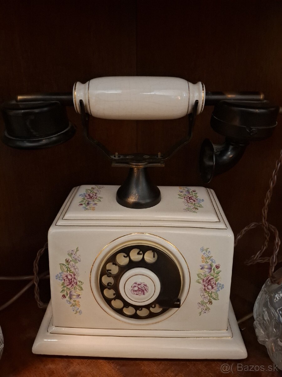 Porcelánový telefon - 2