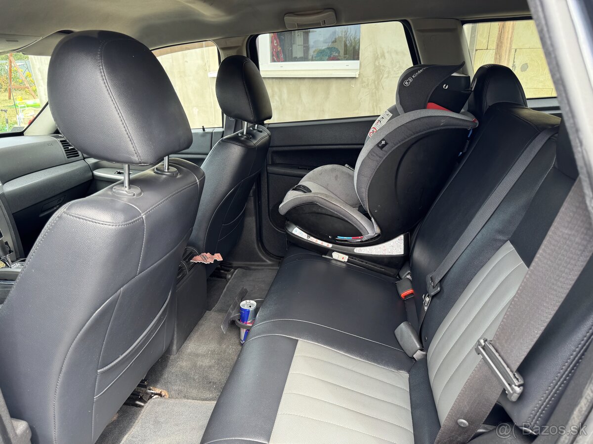 Predám/vymenim jeep 3.7 laredo 157kW. 2007/10 - 2