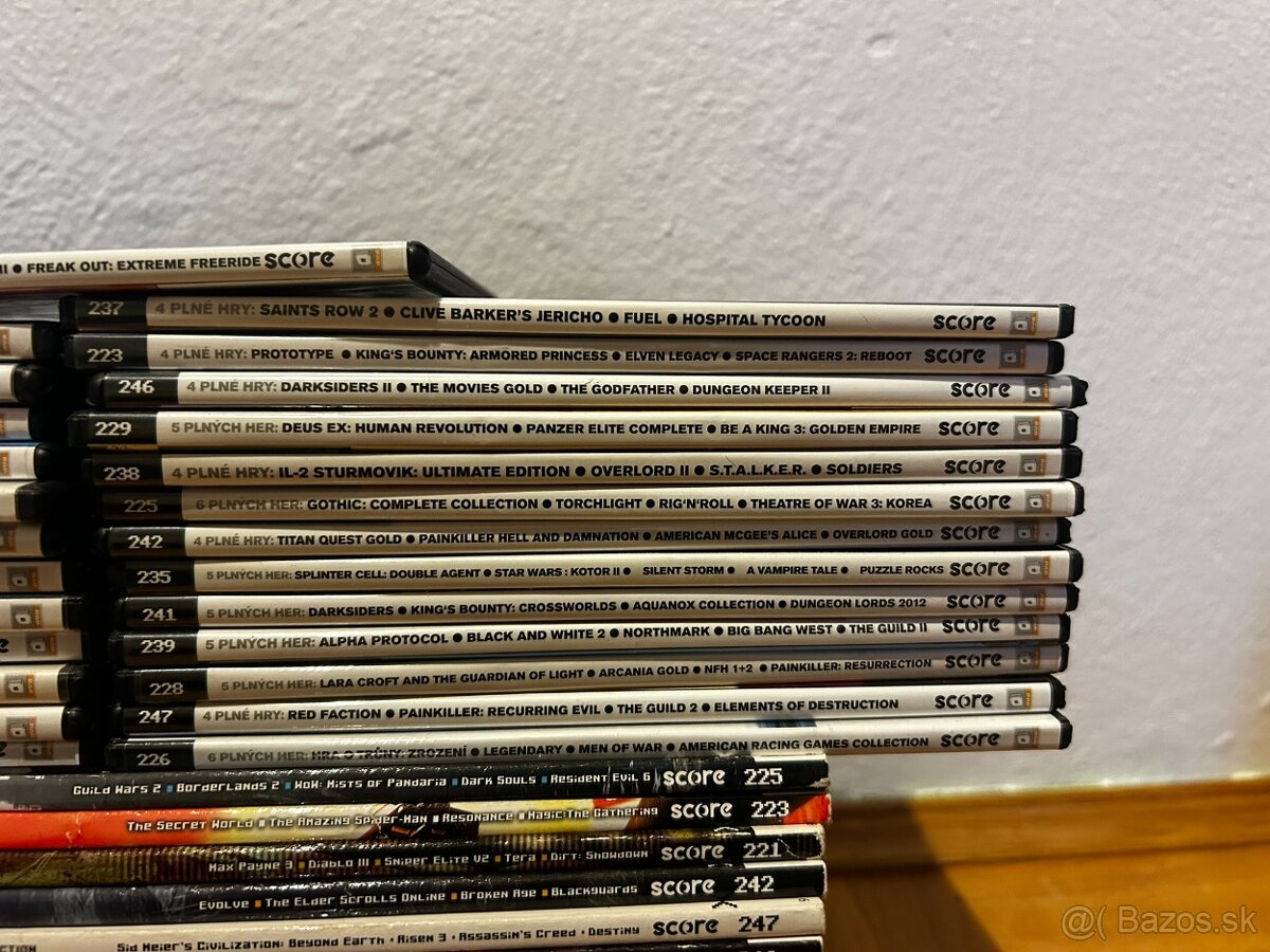 SCORE časopisy + DVD hry - 2