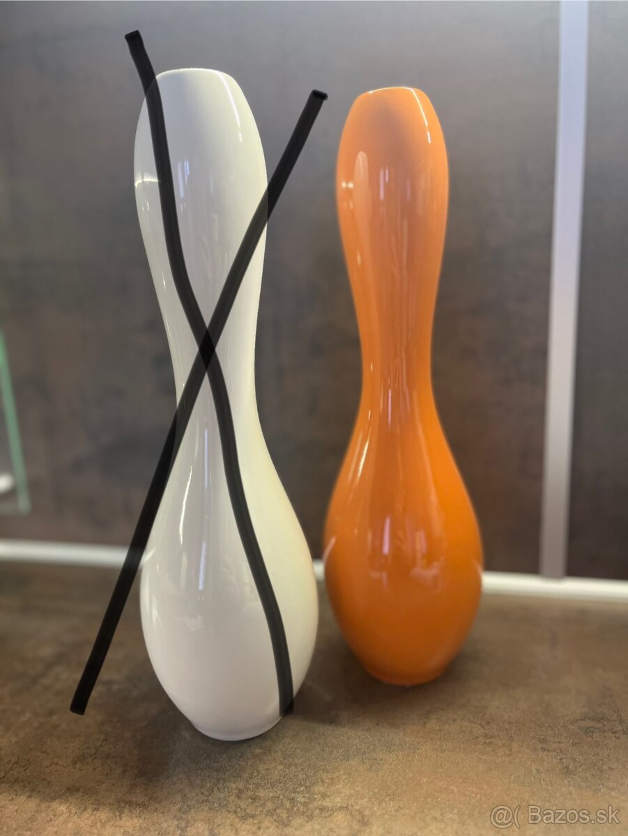 Uzka oranzova vaza na kvety - 2