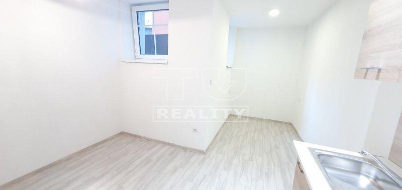 Garsónka na prenájom v priamom centre BB - parkovanie vo... - 2