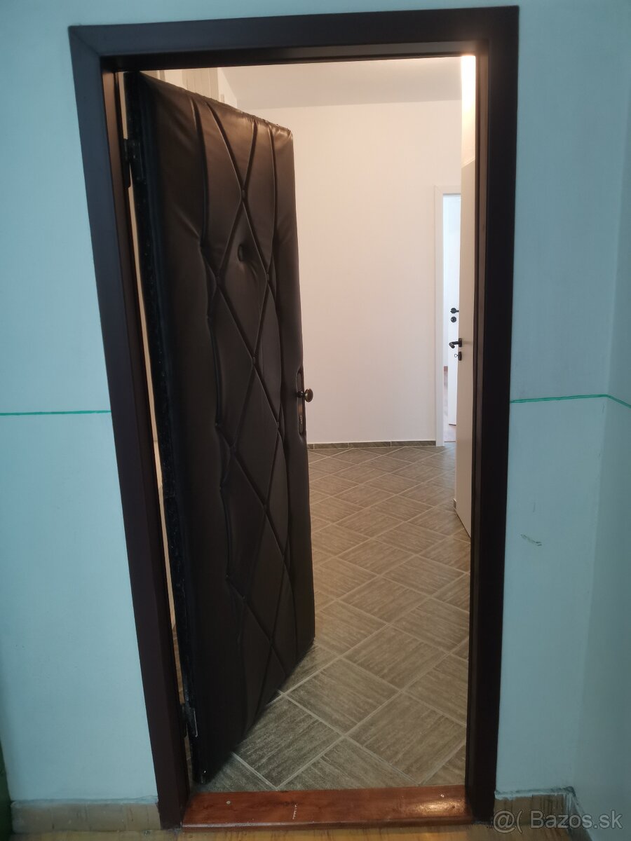 Prenájom 2 izbový byt Krompachy (Lorencova ul,centrum) - 2