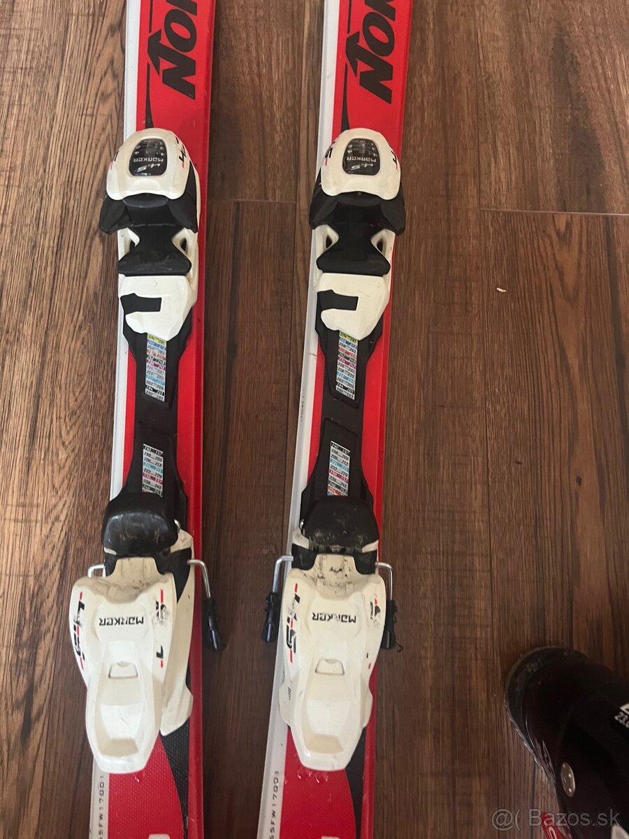 Lyže+lyžiarky+prilba+paličky - 2