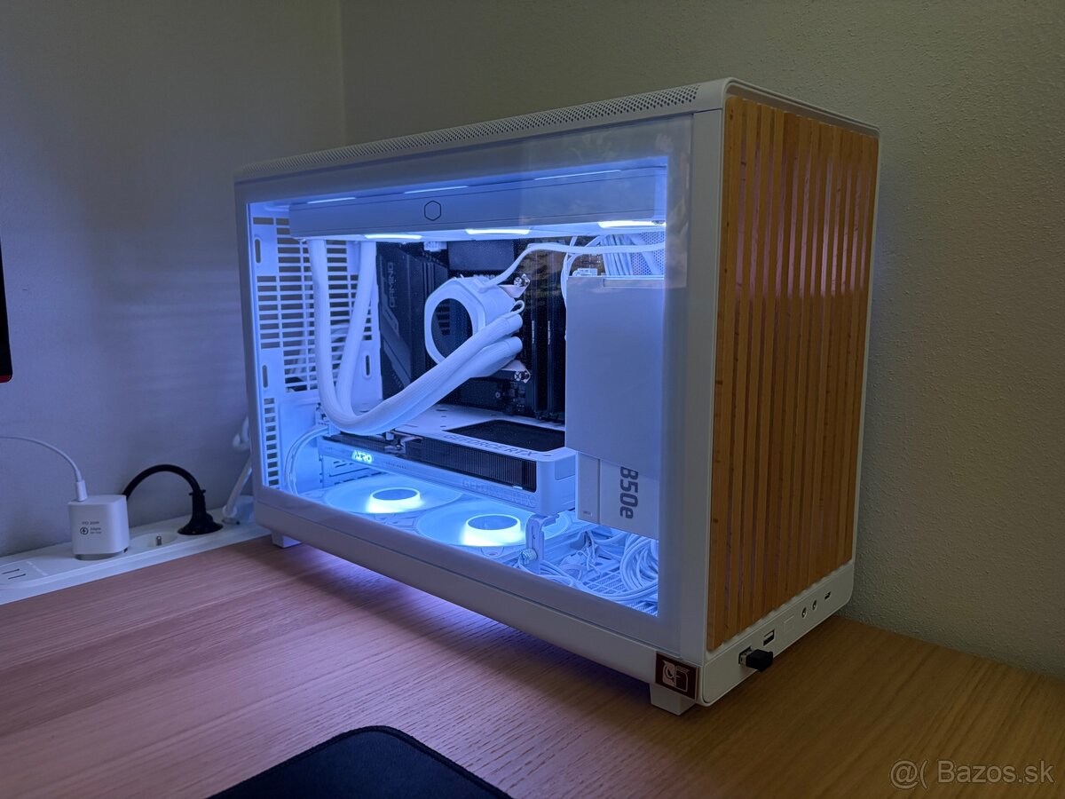 Lian Li DAN Cases A3-mATX drevo, sklo, biela - 2