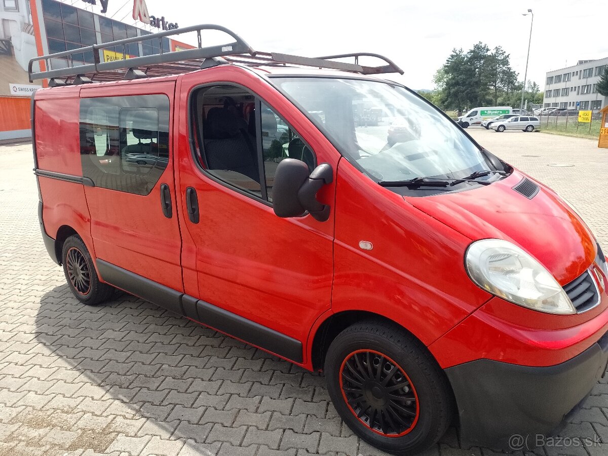 Predám Renault traffic 2L diesel r.v.2008 - 2