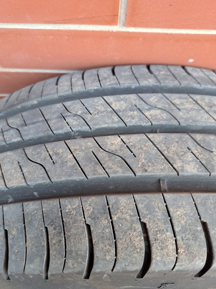 Pneumatiky Goodyear 215/65 r16 C - 2