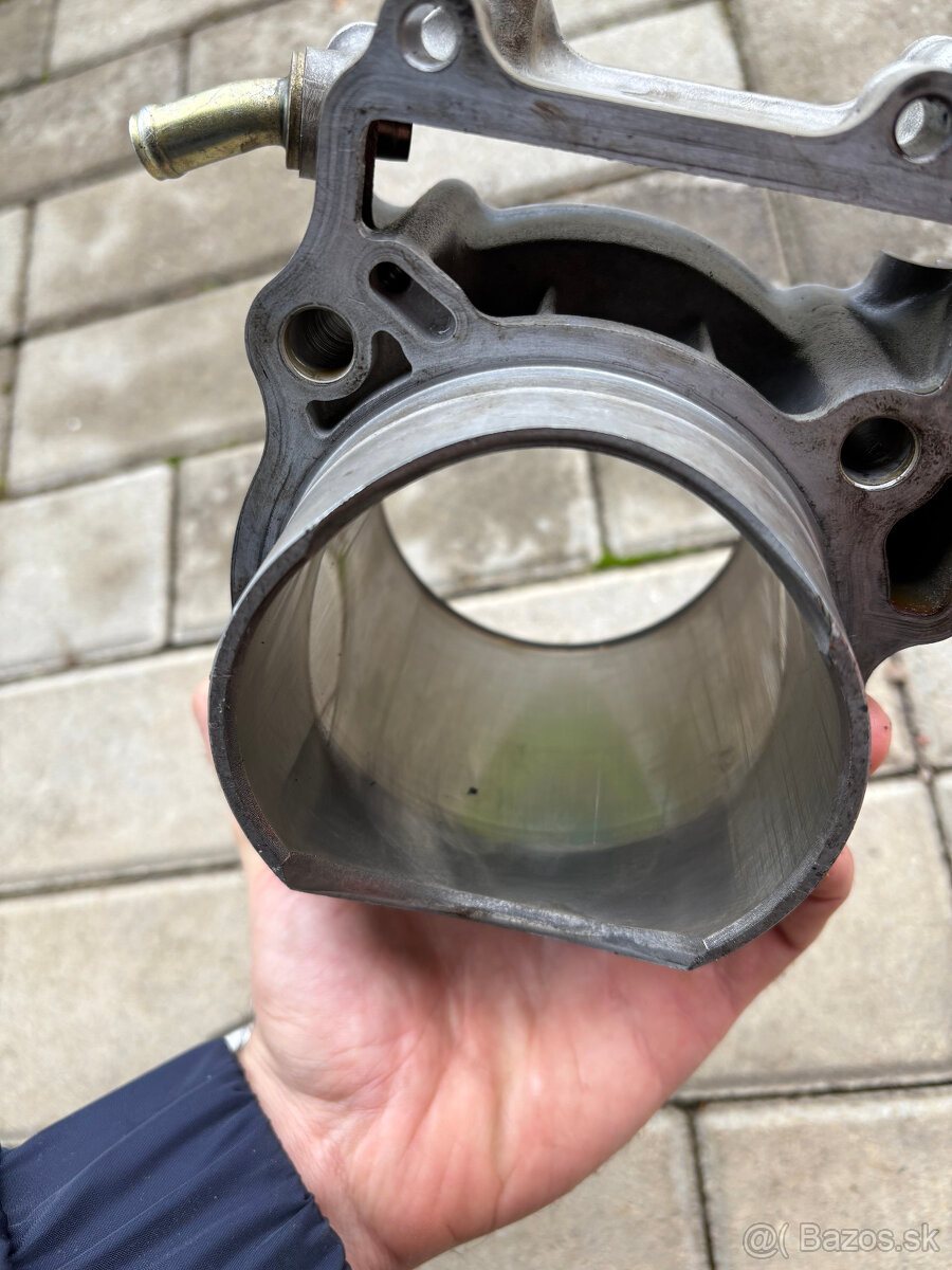 Piest a válec LTZ 400 - 2