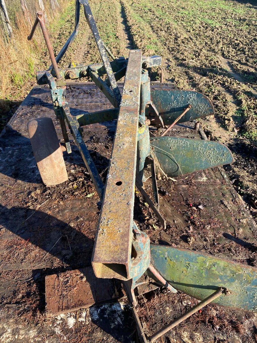 predam vymenim 3-radlicny pluh - 2