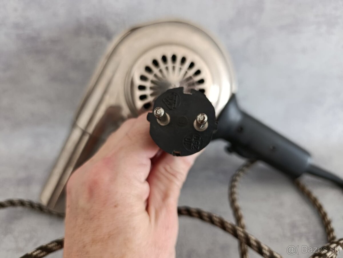 Starý značkový fén AEG – chromovaný kov, textilní kabel, krá - 2