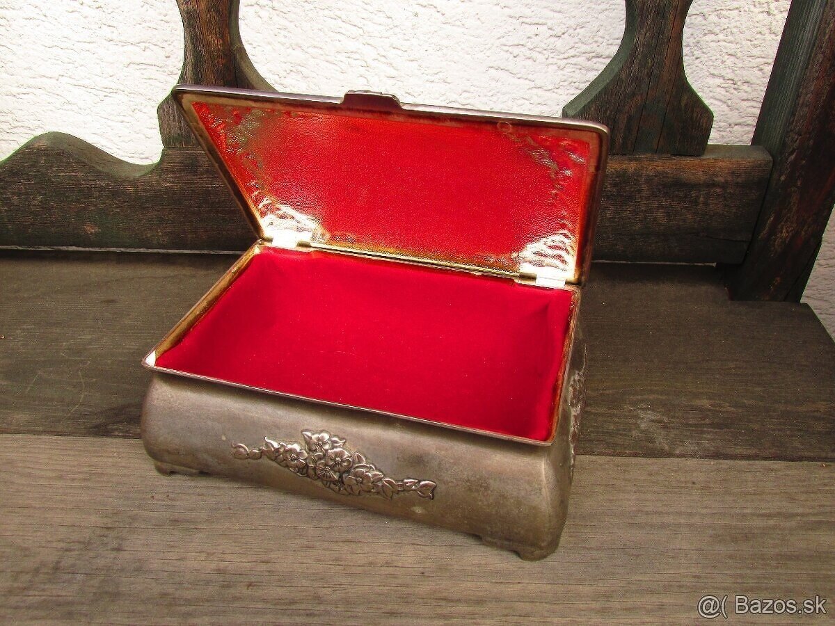 Ponúkam krásnu starú kovovú šperkovnicu. - 2