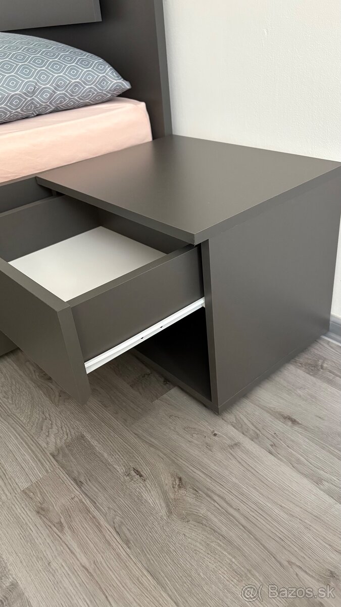 Sada nočných stolíkov - 2