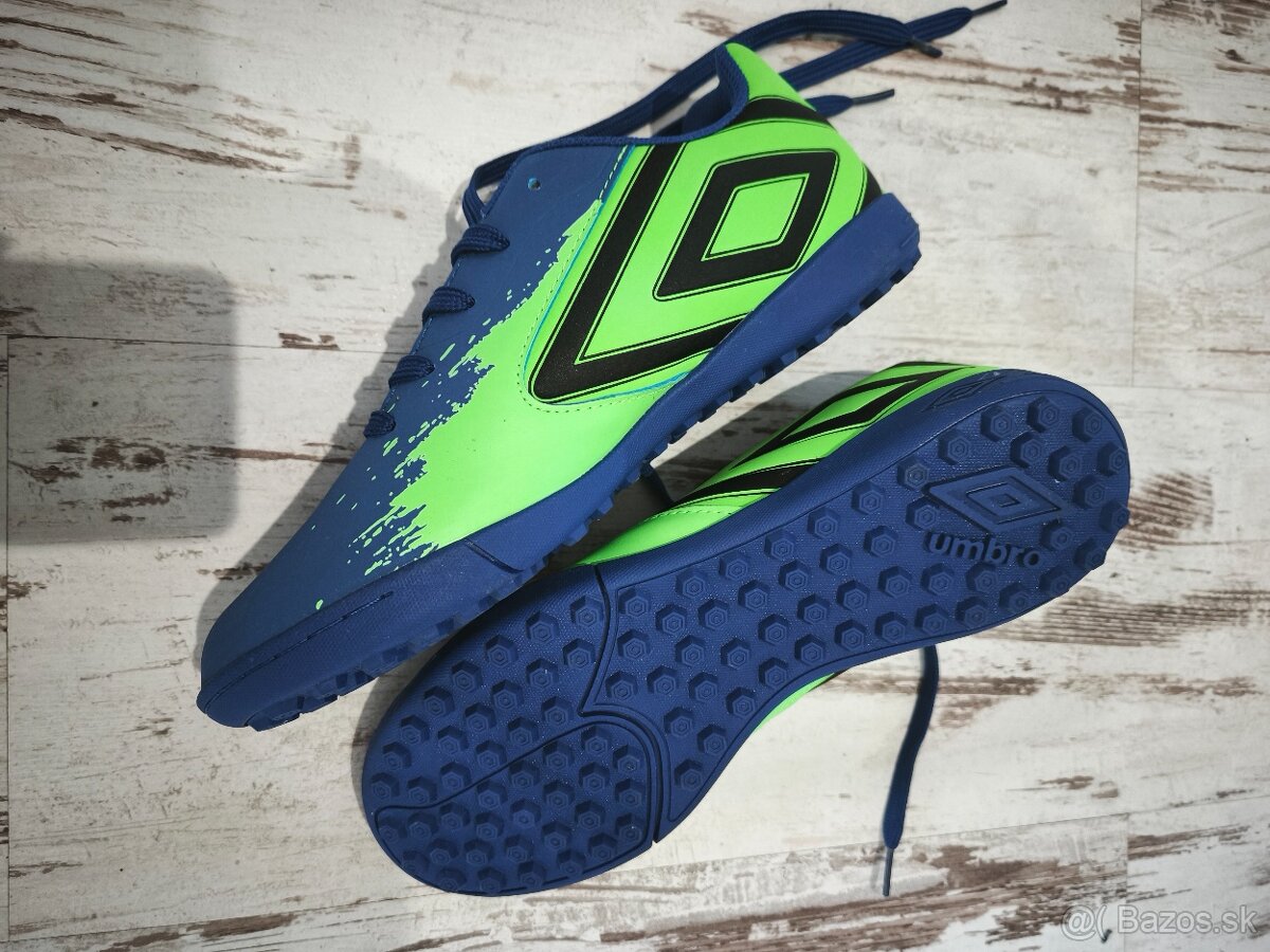 Halovky Umbro nové - 2