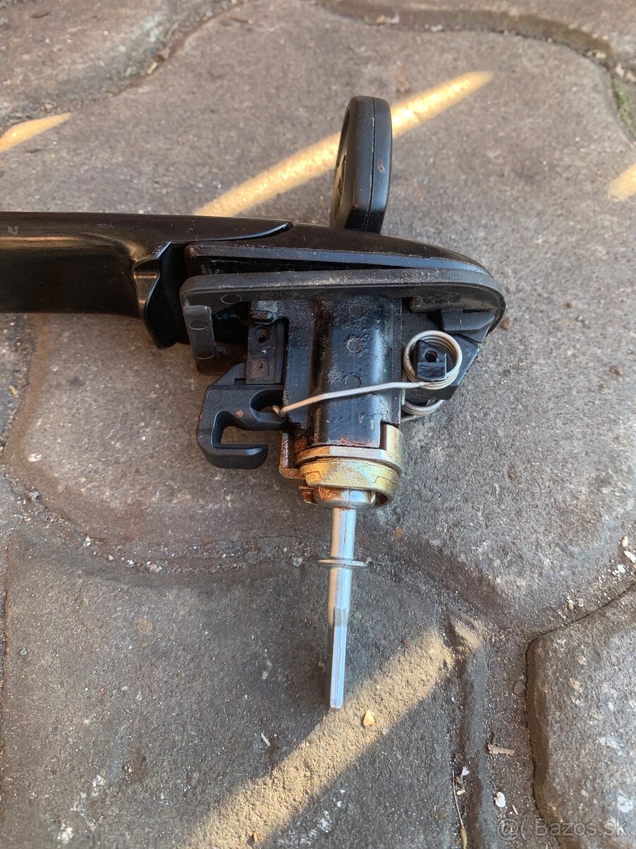 Predám vonkajšiu kľučku aj s kľúčom do vw sharan - 2