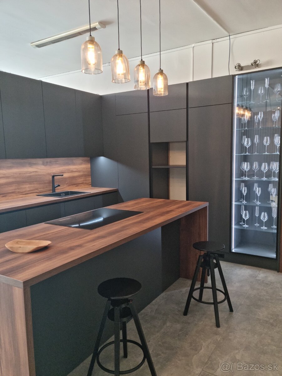 Kuchynská linka - 2