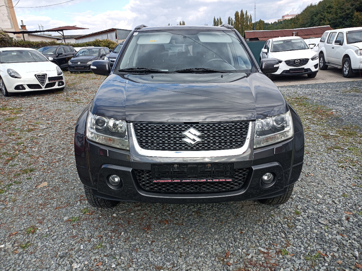 Suzuki Grand Vitara, 2.4-124kw,4x4,navi,xenon,2012 - 2