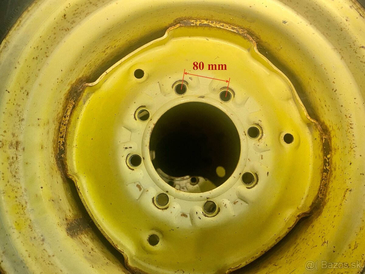 Predám GOLFové pneumatiky s diskami pre traktor John Deere - 2