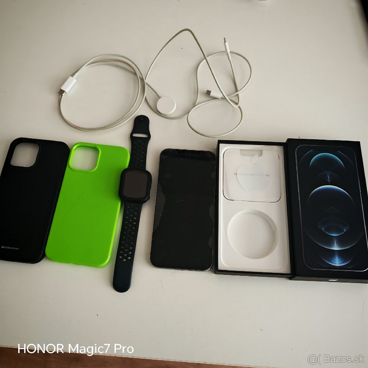 Iphone 12 pro Max biely +Apple watch 7 44 mám - 2