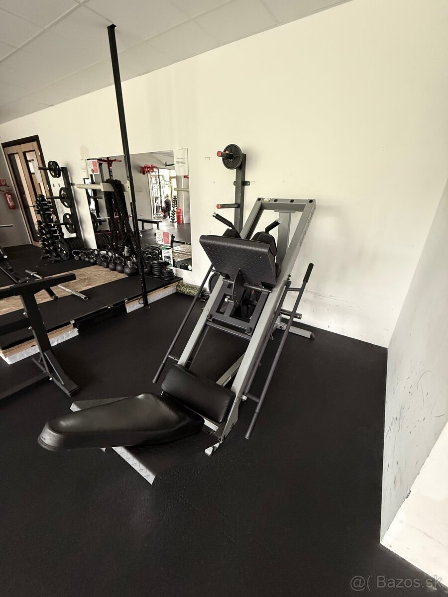 Body-Solid 2v1: Leg Press & Hack Squat - 2