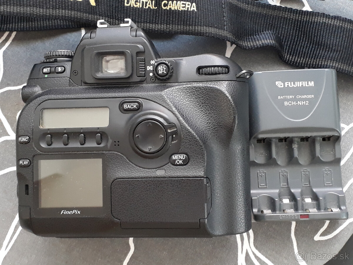 Fujifilm S2 Pro (telo) - 2