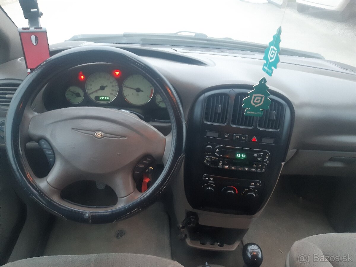 Chrysler voyager - 2
