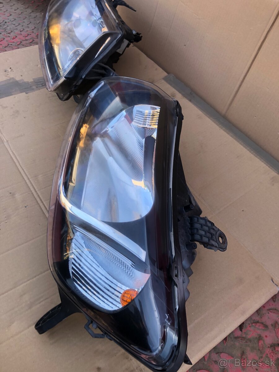 PREDNÉ A ZADNÉ SVETLA DACIA SANDERO ORIGINAL - 2